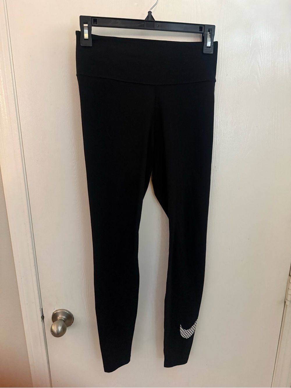 Nike Black Girls' Athletic Leggings with Reflective Swoosh